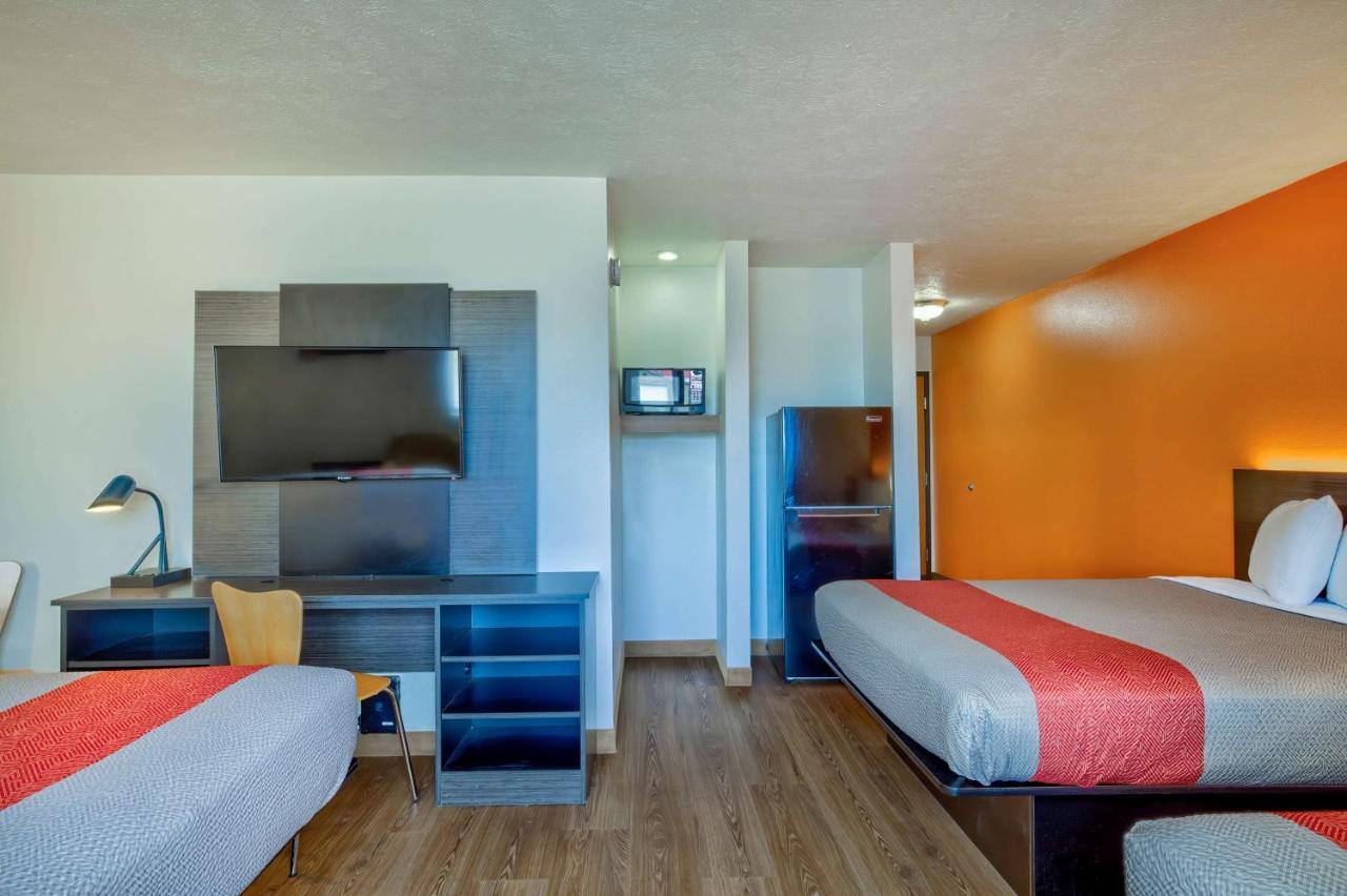Hotel 6-percival, Ia