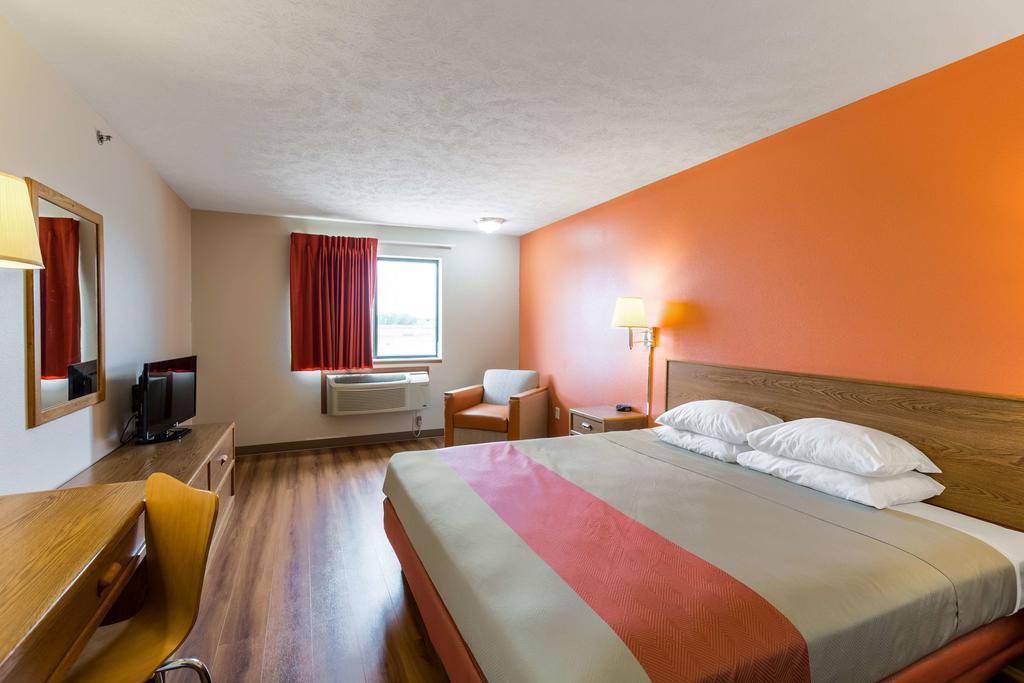 6-percival, Ia Hotel