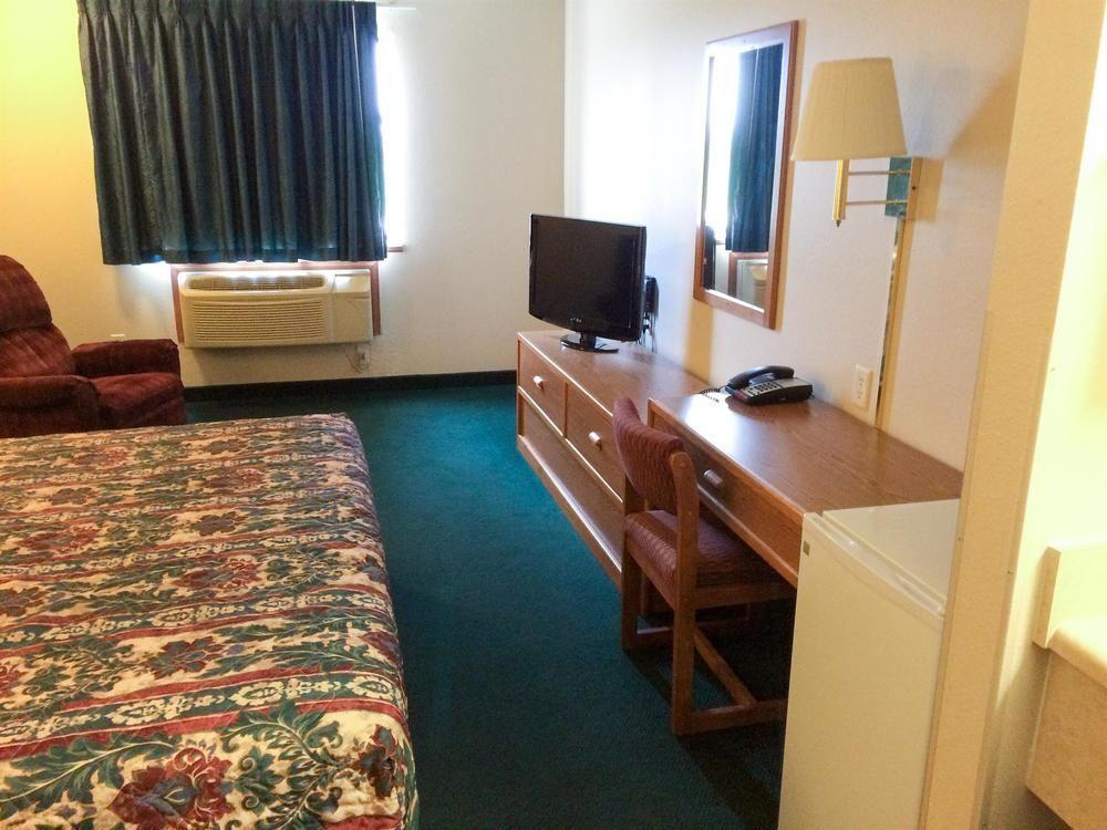 6-percival, Ia Hotel